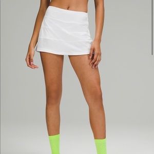 Lululemon white skirt- never worn